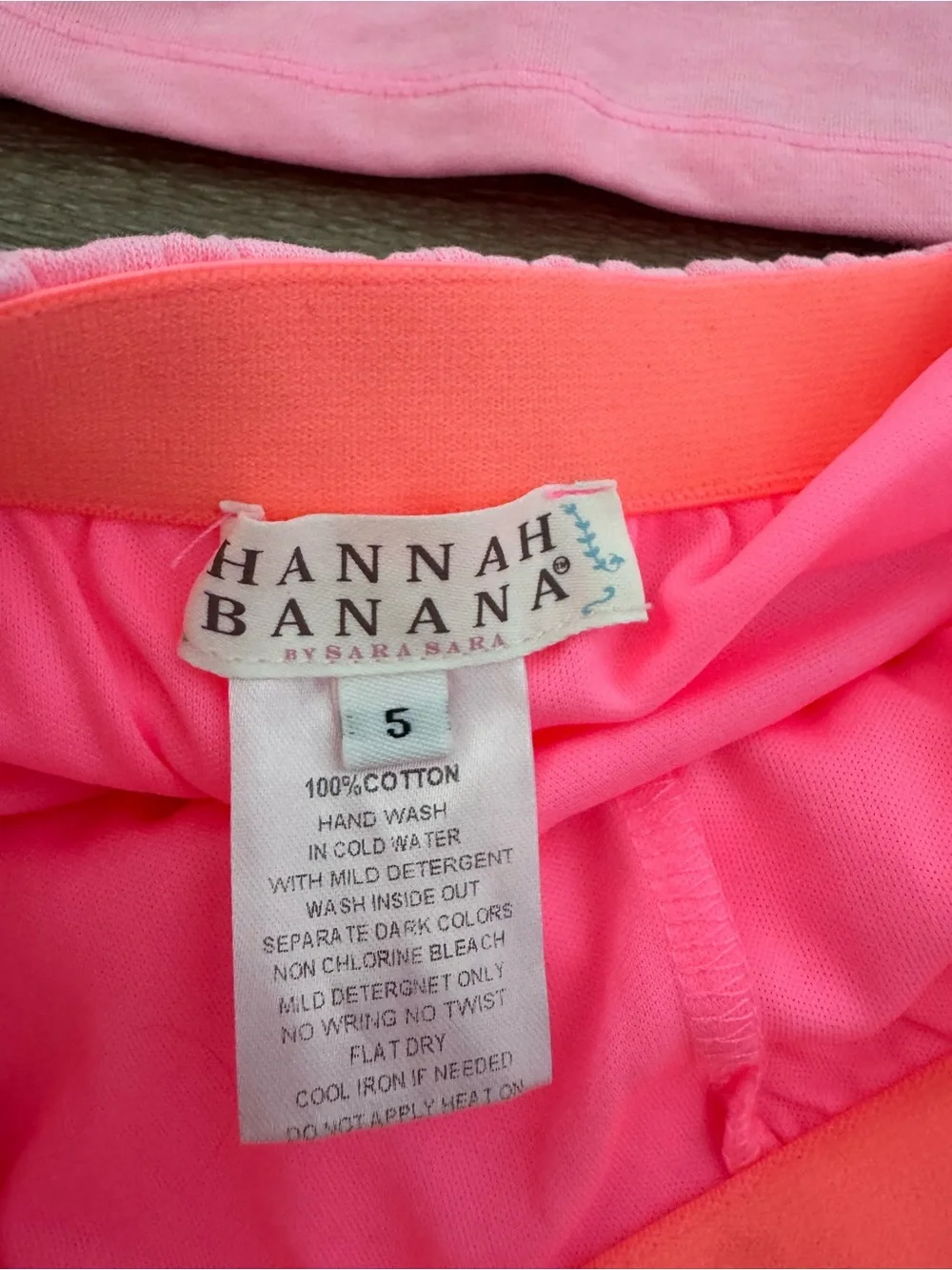 Hannah Banana set top